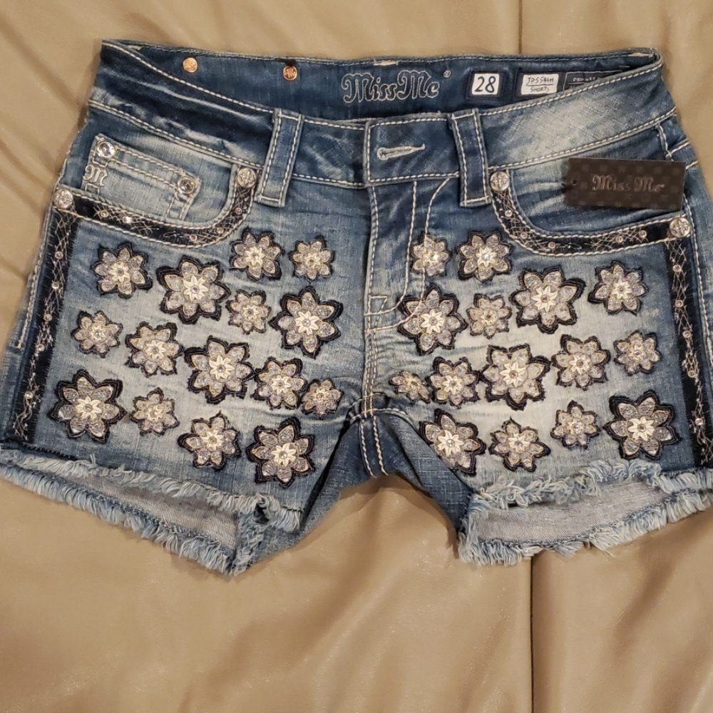 Miss me jean shorts with sparkle and leather det.